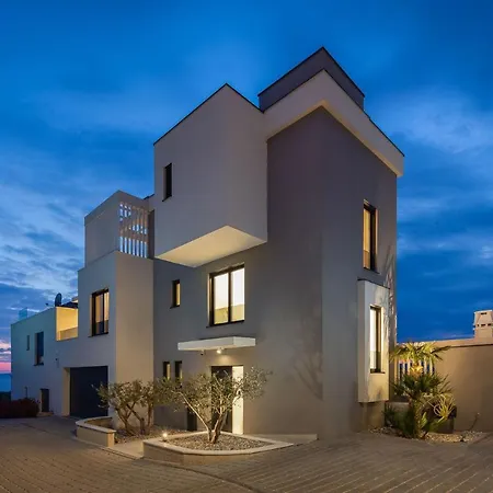 Www Villagoldenhill Com * Podstrana