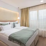 Www Villagoldenhill Com
