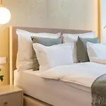 Www Villagoldenhill Com Villa Podstrana