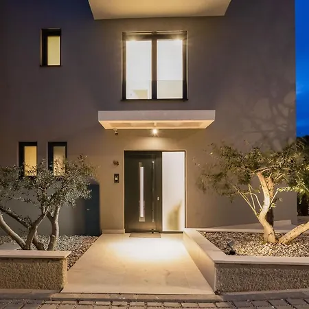 Www Villagoldenhill Com Villa Podstrana