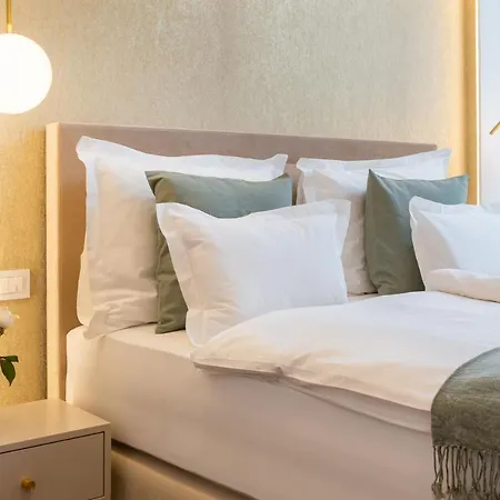 Www Villagoldenhill Com Villa Podstrana